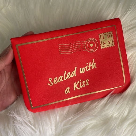 Ipsy Bag - Sealed with a Kiss - Picture 6 of 6